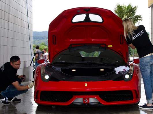 Luxuswäsche Ferrari 458 Speciale