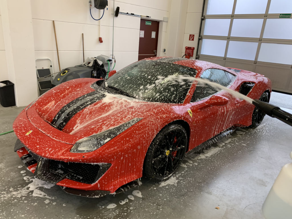 Luxuswäsche Ferrari Pista
