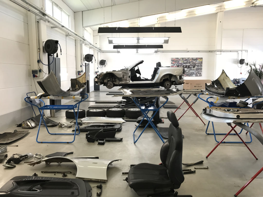 Mercedes SLK voll Restauration mit Trockeneis und neu Lackierung sowie Leder Reparatur